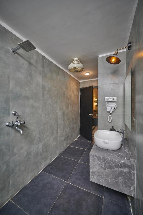 Poshtel Vns Apartment Varanasi Ngoại thất bức ảnh